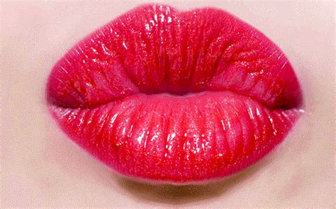 kissing lips gif|Kiss GIFs